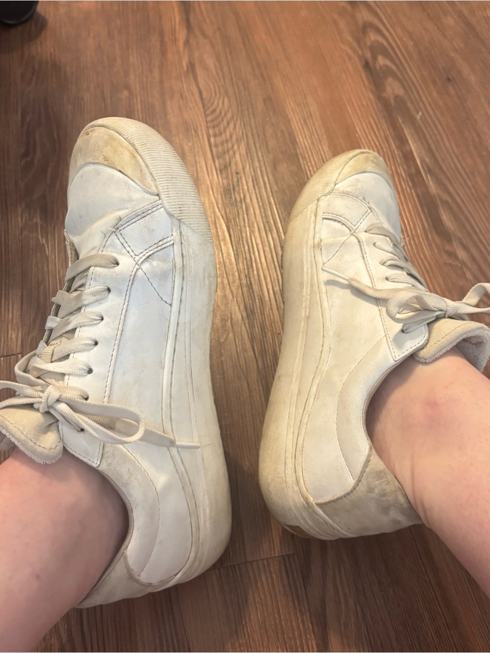 Womens Old Used White Sneakers 9.5